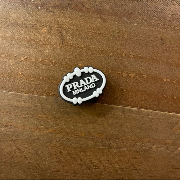 Designer‎ Logo Crocs Charm - Buy 3 of More Get 50% OFF - Picture 1 of 1